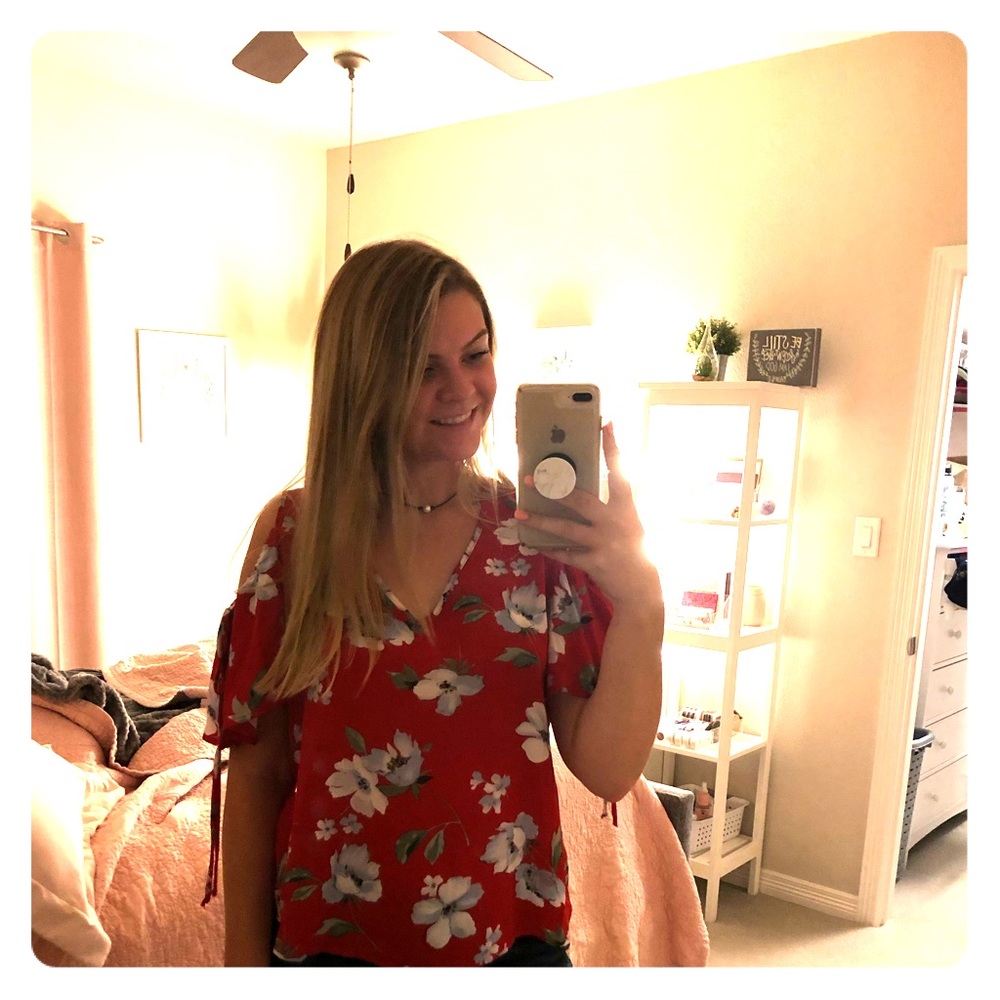 Shoulder cutout blouse